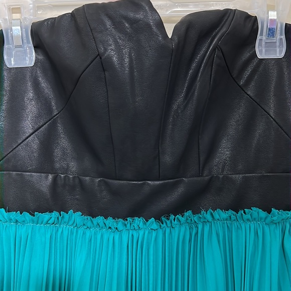 Gorgeous VICI dress! Brand new! Never worn! - Picture 3 of 7